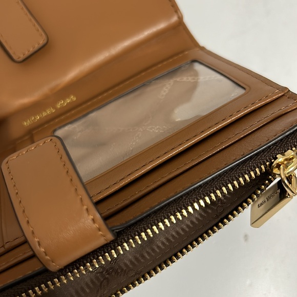MICHAEL KORS  WALLET - Picture 10 of 10